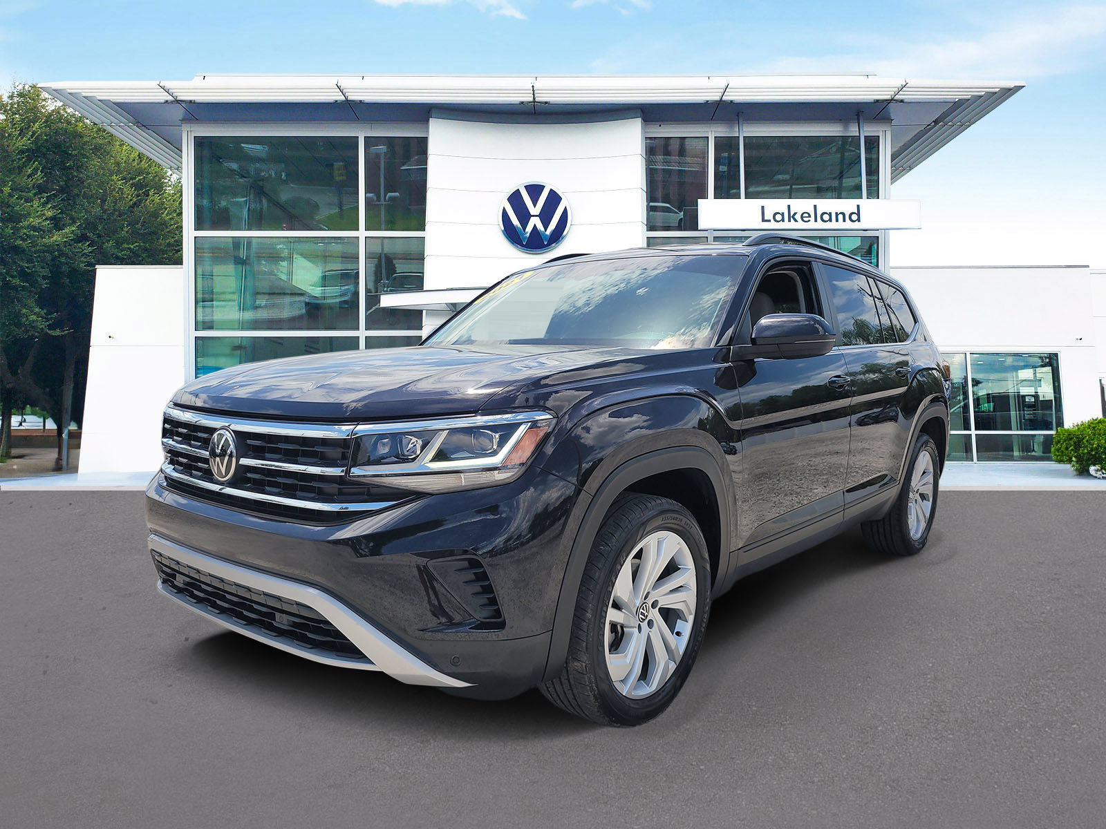 Used 2021 Volkswagen Atlas SE w/ Towing Package FWD image 2