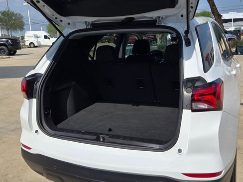 Certified 2024 Chevrolet Equinox LS w/ LS Convenience Package FWD image 25