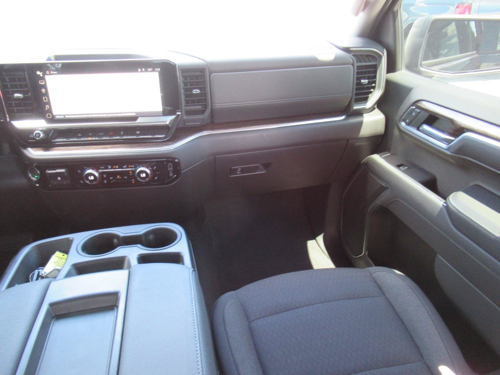 Used 2022 GMC Sierra 1500 Elevation AWD/4WD image 16