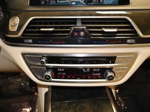 Used 2016 BMW 740i RWD image 29