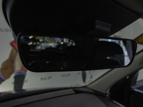 Used 2023 Kia Niro EX image 13