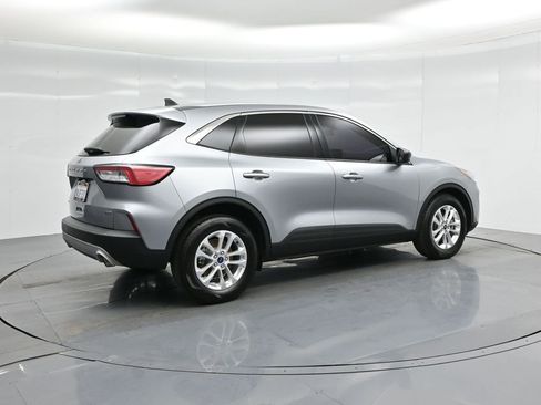 Used 2022 Ford Escape SE image 27