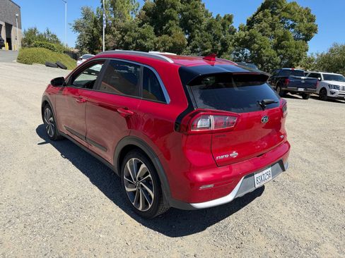 Used 2017 Kia Niro Touring FWD image 3