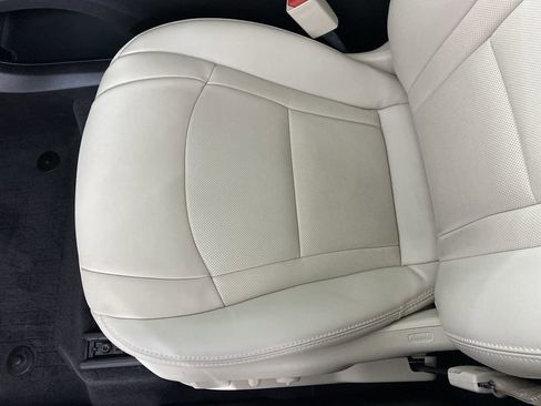 Certified 2023 Buick Enclave Essence w/ Experience Buick Package image 23