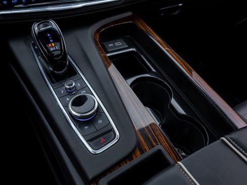 Used 2021 Cadillac Escalade Premium Luxury w/ LPO, Radiant Package image 29