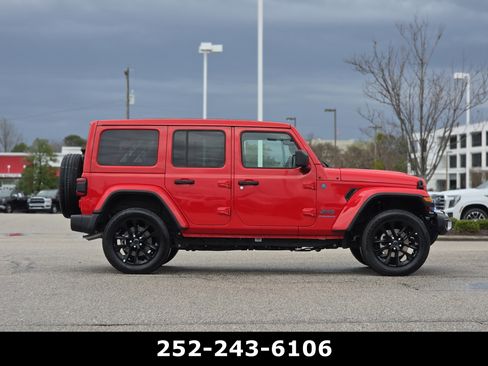 Used 2025 Jeep Wrangler Sahara w/ Safety Group image 7