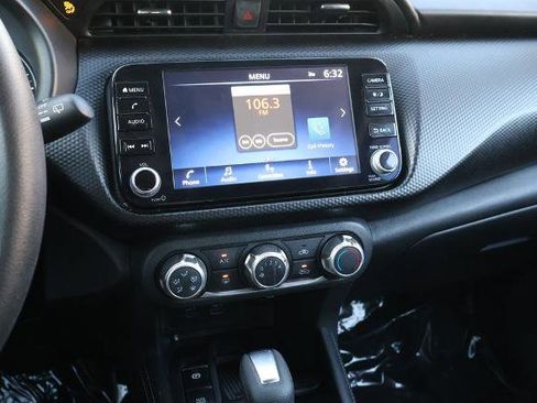 Certified 2024 Nissan Kicks SV image 18