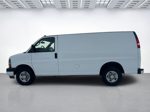 Used 2024 Chevrolet Express 2500 w/ Driver Convenience Package RWD image 7