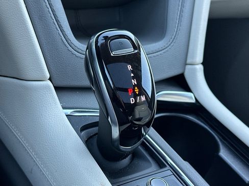 Certified 2025 Cadillac XT6 Premium Luxury image 35