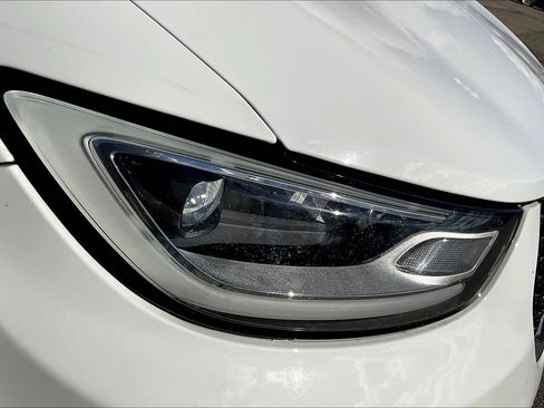 Certified 2024 Chrysler Pacifica Touring-L image 26