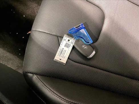 Certified 2023 Hyundai Elantra Limited FWD image 31