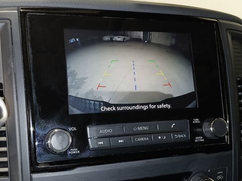 Used 2024 Nissan Titan SV w/ SV Convenience Package image 28