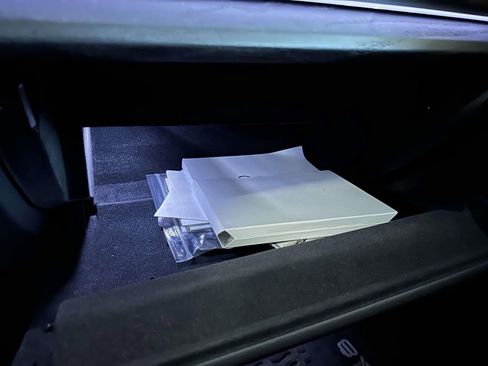 Used 2022 Audi Q8 Premium image 27