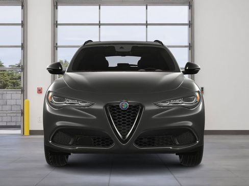 New 2025 Alfa Romeo Stelvio Sprint image 9