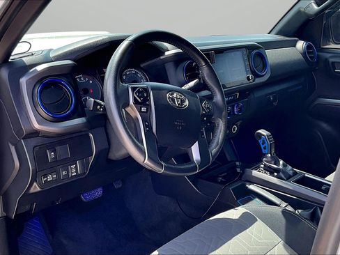Used 2022 Toyota Tacoma TRD Sport AWD/4WD image 20