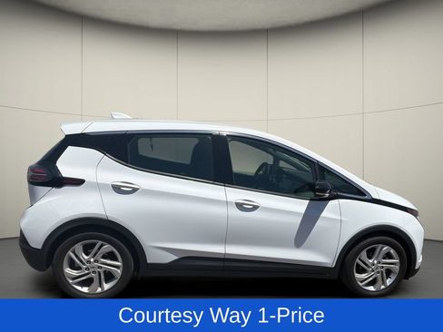 Used 2023 Chevrolet Bolt LT w/ Driver Confidence Package FWD image 11