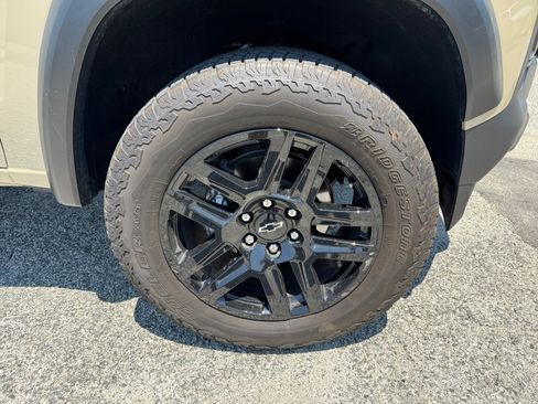 Used 2024 Chevrolet Colorado Trail Boss AWD/4WD image 29