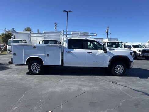 New 2026 GMC Sierra 2500 Pro w/ Convenience Package image 4