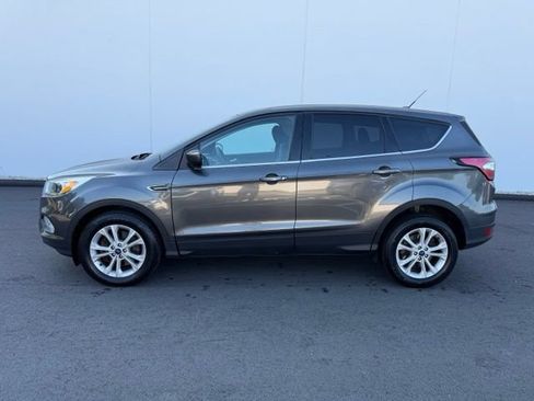 Used 2017 Ford Escape SE AWD/4WD image 9