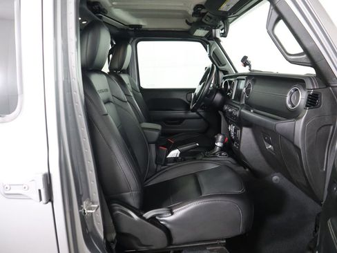 Used 2020 Jeep Gladiator Overland image 21