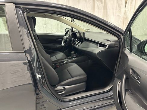 Used 2025 Toyota Corolla LE image 55