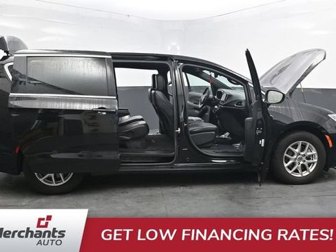 Used 2025 Chrysler Pacifica Select FWD image 61