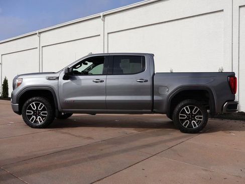 Certified 2022 GMC Sierra 1500 AT4 w/ AT4 Preferred Package AWD/4WD image 2