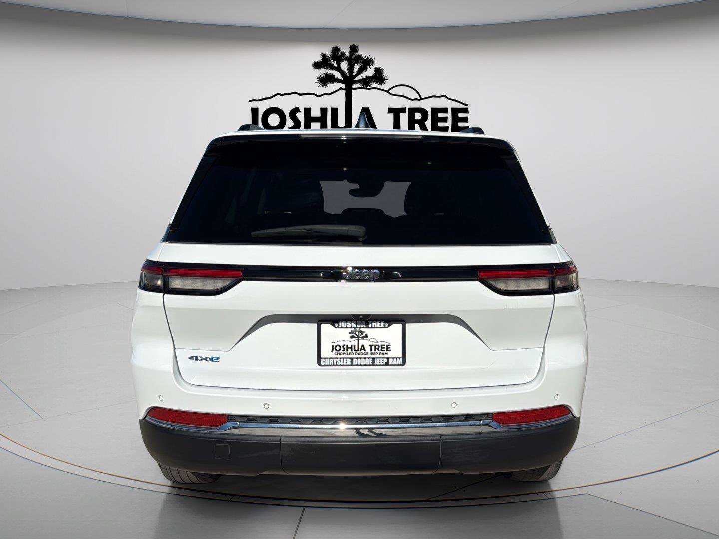 Used 2023 Jeep Grand Cherokee 4WD 4xe image 6