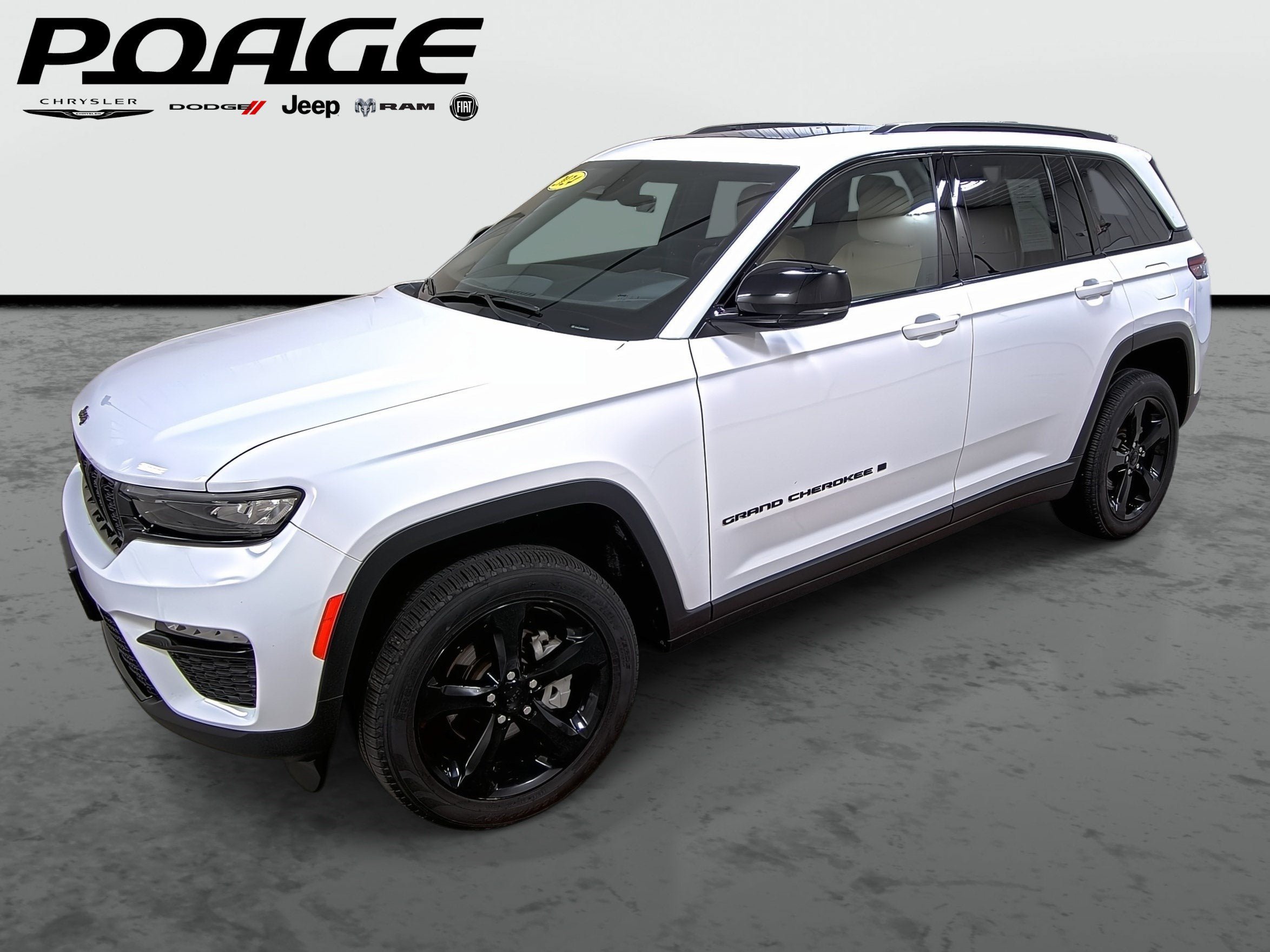 Used 2025 Jeep Grand Cherokee Limited w/ Black Appearance Package AWD/4WD image 1