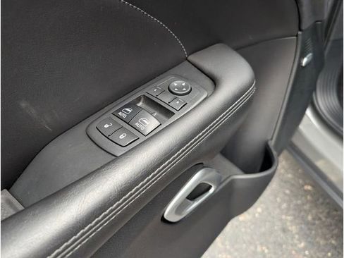 Used 2017 Dodge Challenger R/T Scat Pack w/ Leather Interior Group image 12