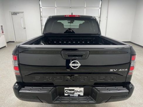 Used 2024 Nissan Frontier SV w/ Technology Package AWD/4WD image 9