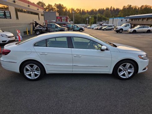 Used 2017 Volkswagen CC Sport image 8