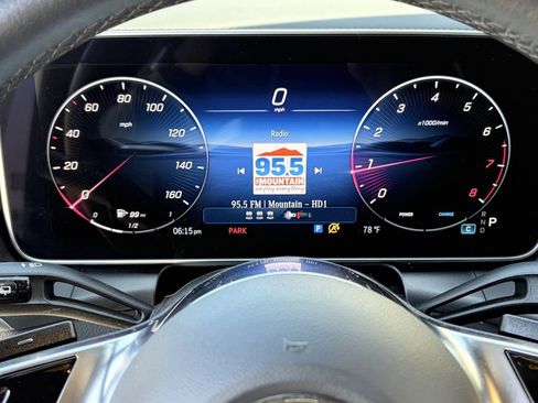 Used 2025 Mercedes-Benz GLC 300 4MATIC image 24