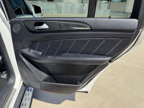 Used 2015 Mercedes-Benz GL 450 4MATIC image 27