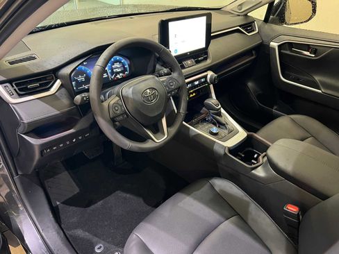 New 2025 Toyota RAV4 Limited image 2