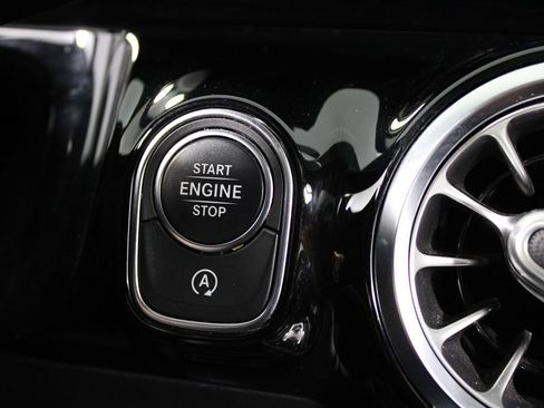 Used 2021 Mercedes-Benz GLA 250 4MATIC w/ Premium Package image 7