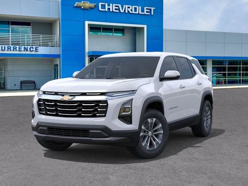 New 2026 Chevrolet Equinox LT w/ Convenience Package II FWD image 6