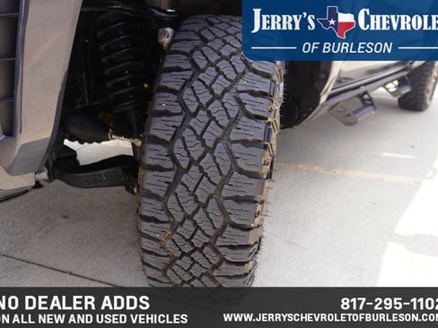 Used 2025 Toyota Tacoma TRD Sport AWD/4WD image 11