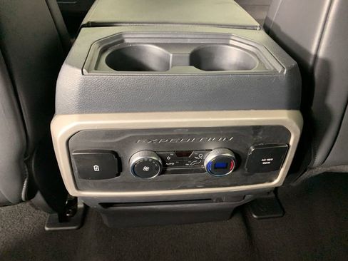 Used 2024 Ford Expedition XLT image 36