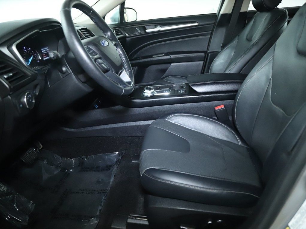 Used 2020 Ford Fusion Titanium FWD image 21