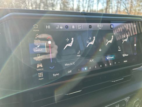 Used 2025 Jeep Wrangler Sport S image 34