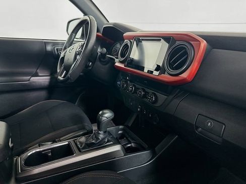 Used 2019 Toyota Tacoma TRD Sport image 28