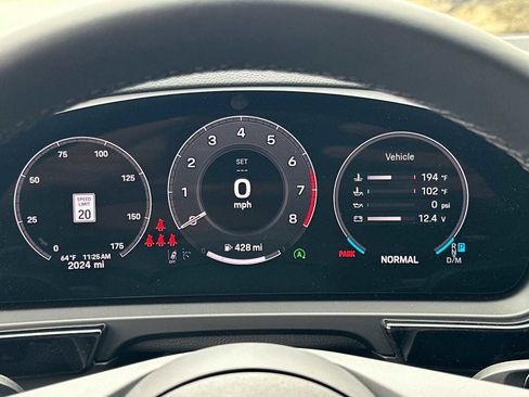 Used 2025 Porsche Cayenne image 23