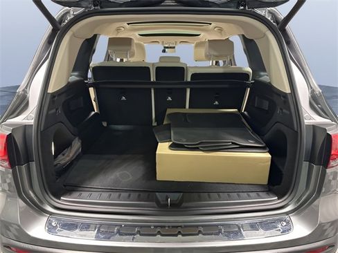 Used 2023 Mercedes-Benz EQB 300 4MATIC image 11