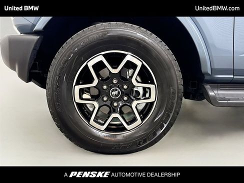 Used 2025 Ford Bronco Outer Banks AWD/4WD image 2