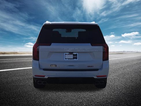 New 2026 GMC Yukon XL Denali w/ Denali Reserve Package AWD/4WD image 22