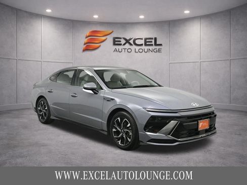 Used 2025 Hyundai Sonata SEL FWD image 11