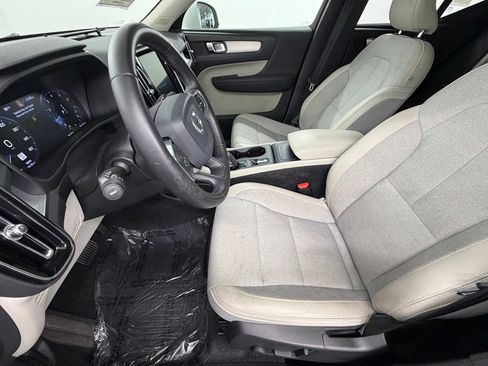 Used 2020 Volvo XC40 T5 Momentum w/ Protection Package Premier AWD/4WD image 23
