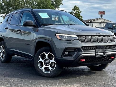 Used 2022 Jeep Compass Trailhawk w/ Trailhawk Elite Group AWD/4WD image 2