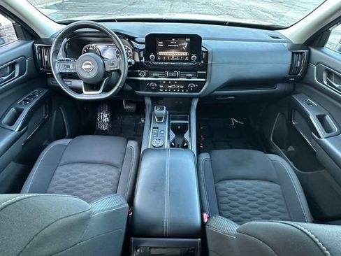 Used 2023 Nissan Pathfinder SV w/ SV Premium Package AWD/4WD image 30